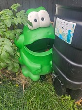 Froggo™ Novelty Litter Bin, manufactured by Glasdon. 
