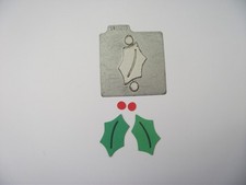 Quickutz Die - Holly Leaf and Berries - Christmas