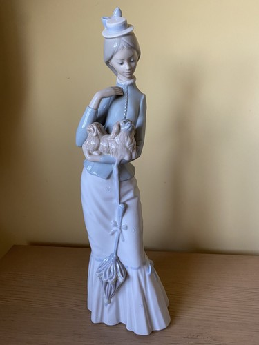 Lladro 4893 walk with the - lladro,