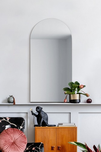 Large frameless arched wall - frameless,