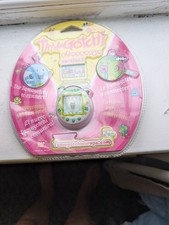 RARE TAMAGOTCHI CONNEXION VERSION 3 V3 VIRTUAL PET GREEN TREFOIL BANDAI 2006 NEW