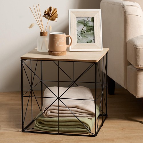 Squar foldable metal - wire, wood