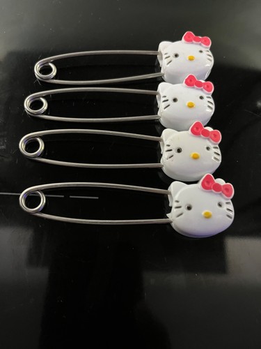 Hello kitty adult nappy - 3”,