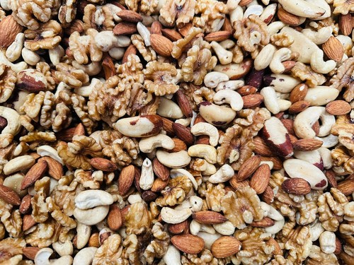 Raw mix nuts - -,