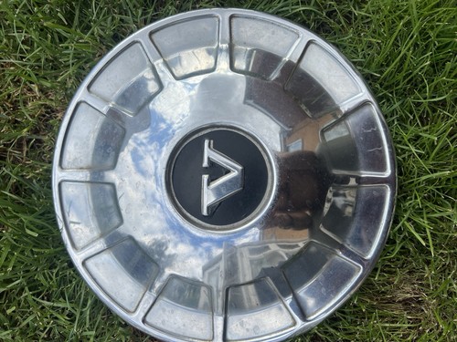 Classic volvo chrome hub - hub, cap