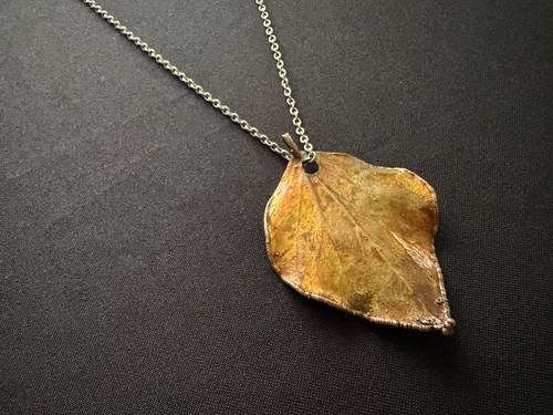 Gold leaf pendant long lariat - gold,