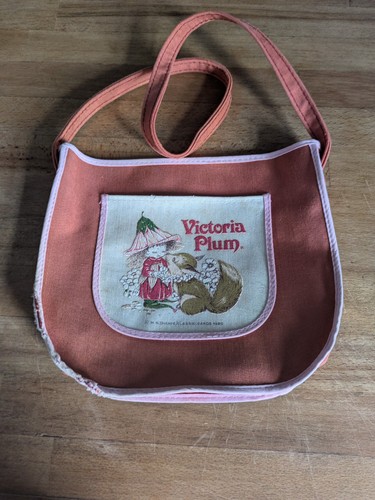 Vintage 1980 victoria - victoria, plum