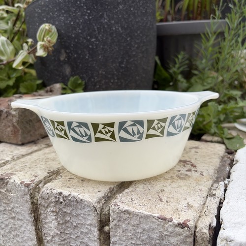 Large jaj pyrex bowl - jaj, casserole