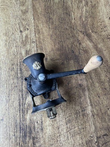 Vintage spong cast iron - &, co
