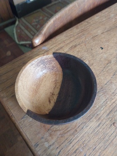 Tone wooden carved bowl - 2,