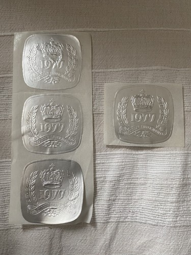 The queen silver jubilee - silver,