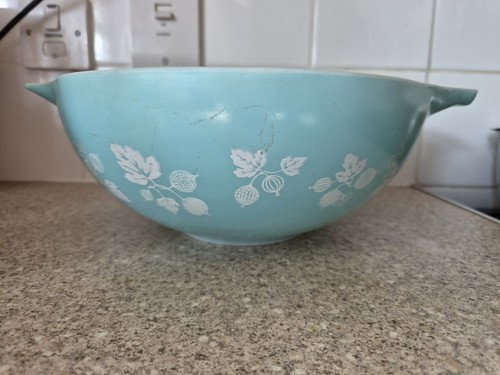 Large pyrex turquoise blue - pyrex,