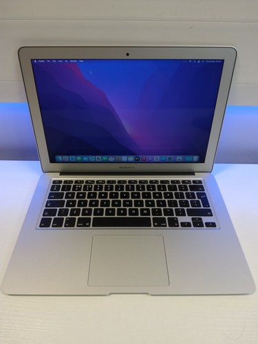 Apple macbook air 3 inch - **apple,