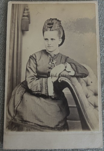 Cdv fashionable victorian - fashionable,