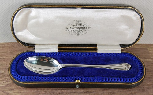 Lovely c1922 boxed hallmarked - c1922,