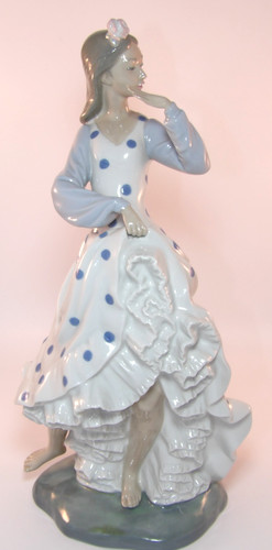 Nao lladro spanish lady - by,