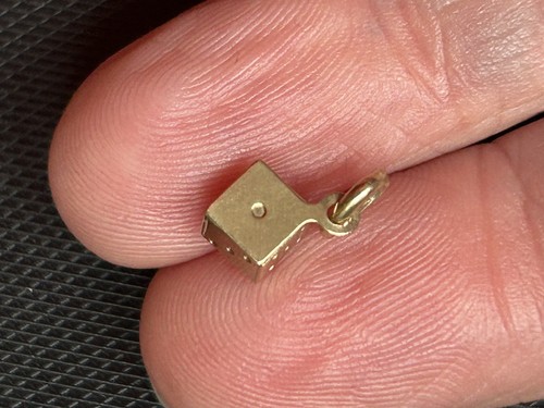 Yellow gold mini dice - ct,