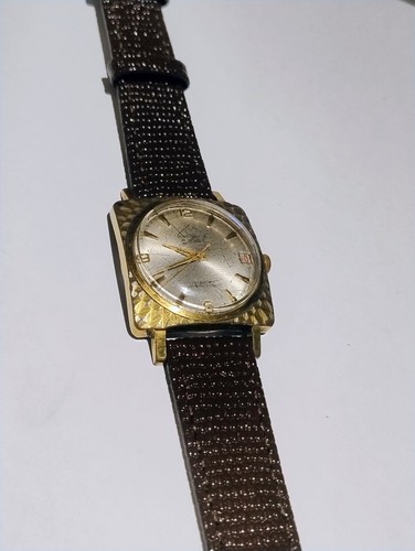 Mondaine mens watch square - mondaine,