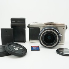Olympus E-P1 Camera + M.Zuiko
