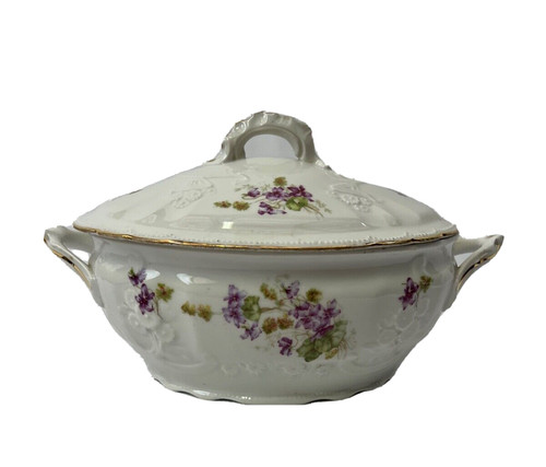 Limoges porcelain tureen with
