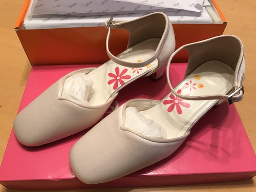 Ivory satin shoes size - shoes,