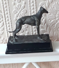 SMALL METAL GREYHOUND DOG MODEL ON PLINTH