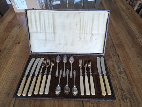 Retro table ware - ware, cutlery