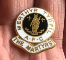 RARE OLD NON MERTHYR TYDFIL A.F.C. THE MARTYRS  ENAMEL PIN BADGE