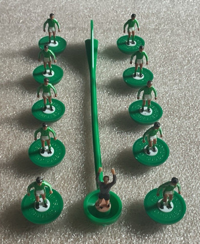 Subbuteo ref 393 - ref, l/w