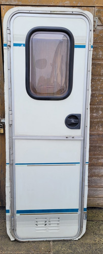 Caravan full size main stable - full,