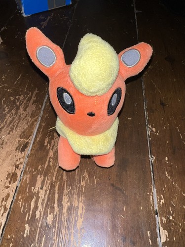 Flareon pokémon centre - flareon,
