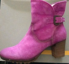 MANAS SUEDE BOOTS SIZE 6 (39)