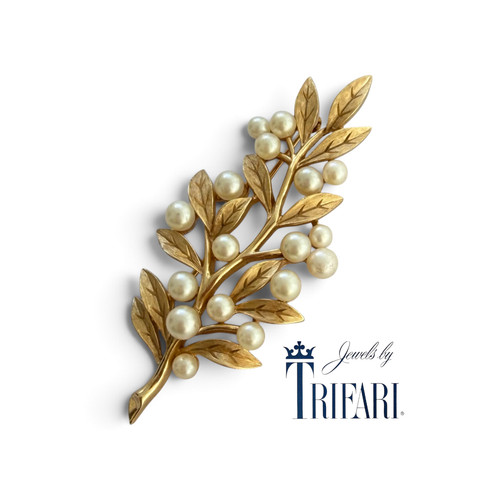 Vintage crown trifari faux - vintage,