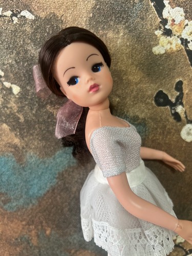 Sindy doll hard head - doll,