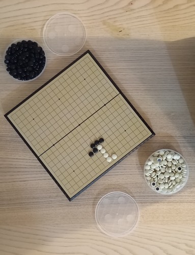 Magnetic folding board game - go,
