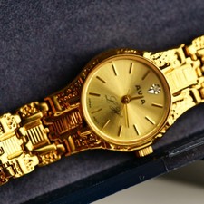 Vintage Avia Ladies Gold Tone