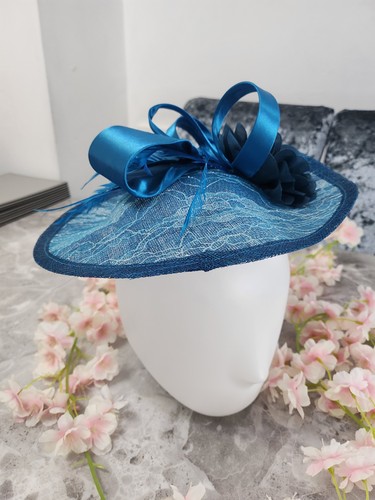 Teal loop and - loop, flower