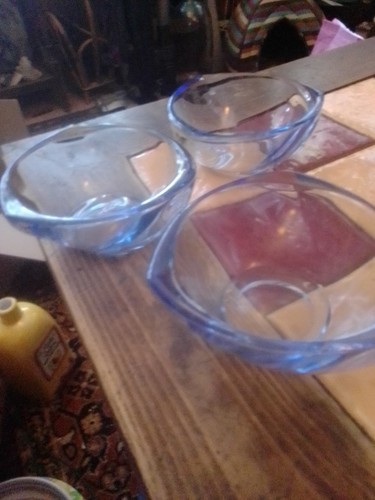 Glass bowl blue tint 4 - x,
