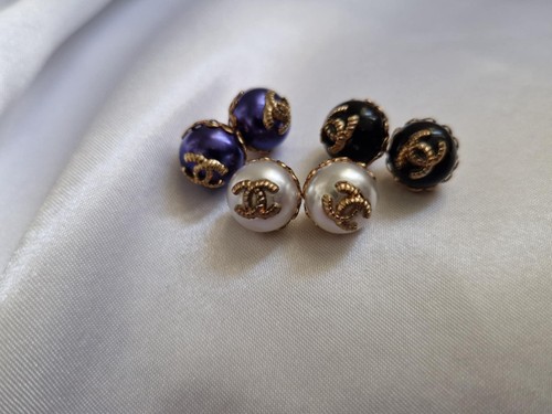 Lot two chanel - chanel, pearl