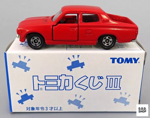 Datsun pickup red tomica - 1/64,