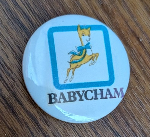 Vintage babycham pin button - babycham, 1"