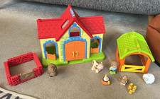 ELC Happyland Farm Playset with Figures, animals and barn with sound effects 