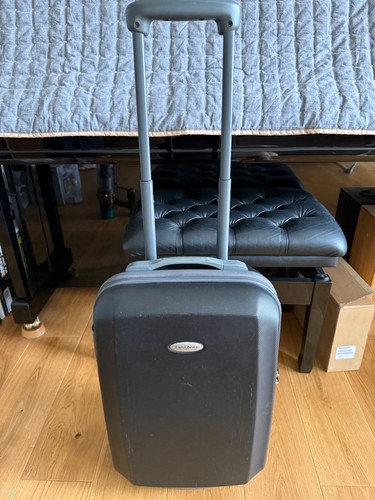 Samsonite grey hard shell - samsonite,