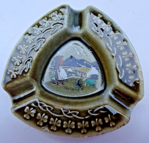 Irish wade triangular ashtray - wade,
