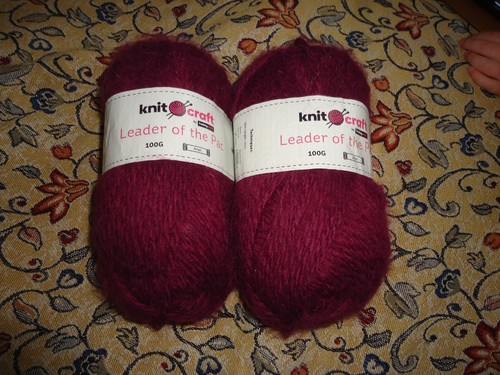 Aran knitting yarn - , x
