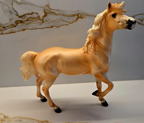 Breyer horse retired 1840 - breyer,