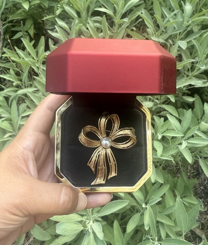 Mcm trifari goldtone - mcm,
