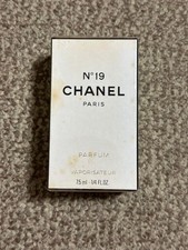 CHANEL No 19 Parfum