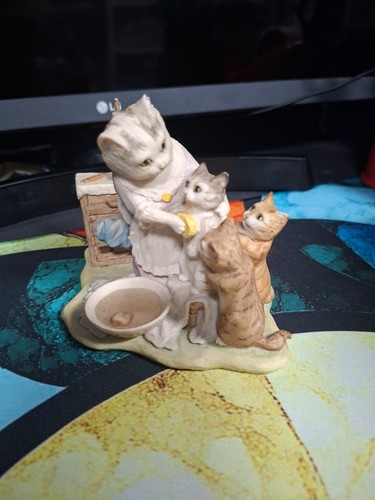 Beatrix potter figurine - beatrix, figurine: