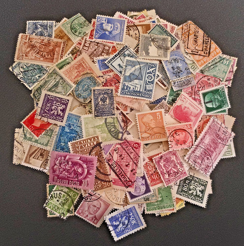 25g vintage world stamps - 25g, off